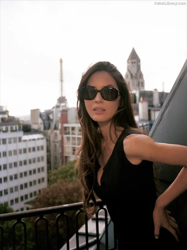 Olivia Munn photo 5 of 1075
