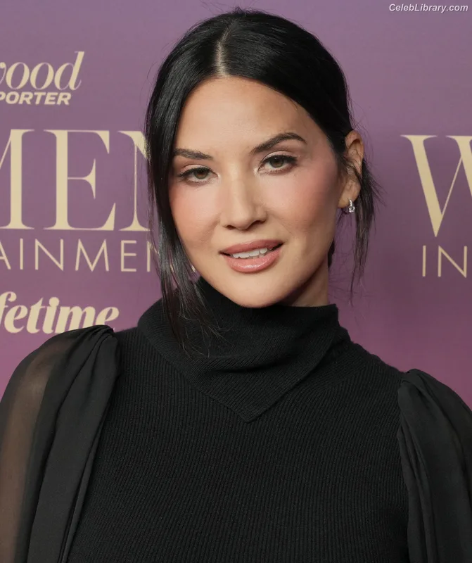 Olivia Munn photo 12 of 1075