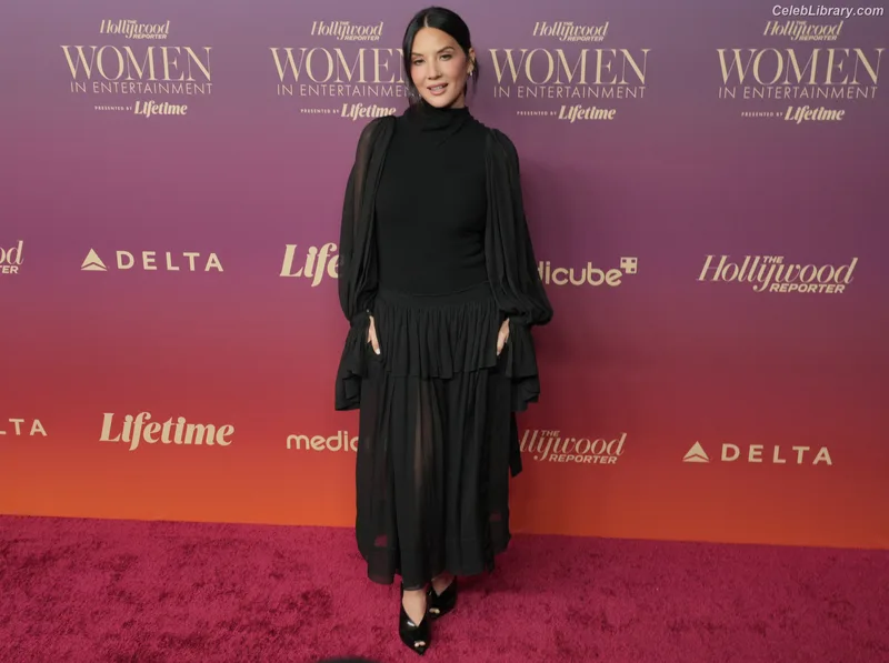 Olivia Munn photo 13 of 1075
