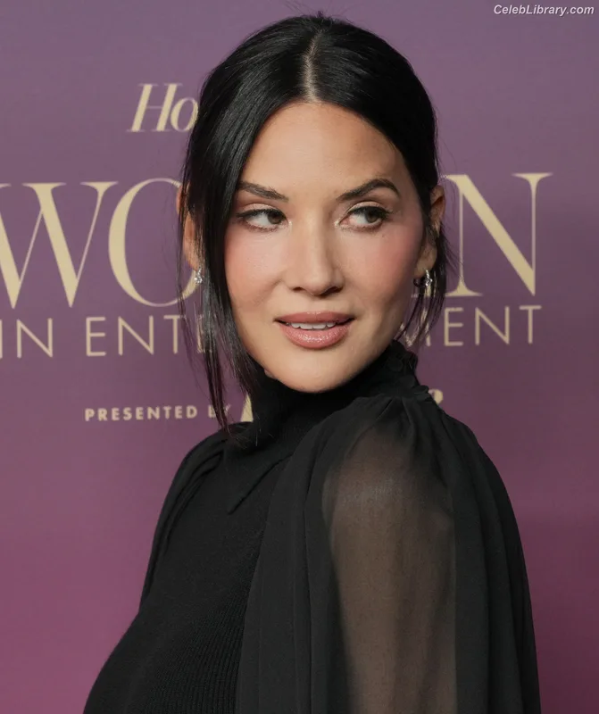 Olivia Munn photo 16 of 1075