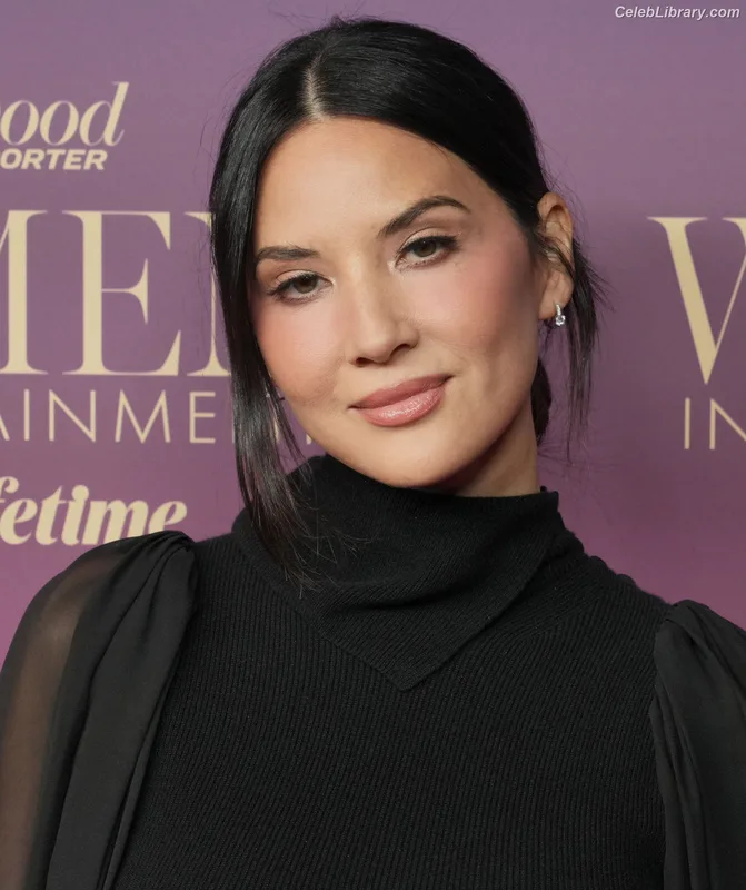 Olivia Munn photo 17 of 1075