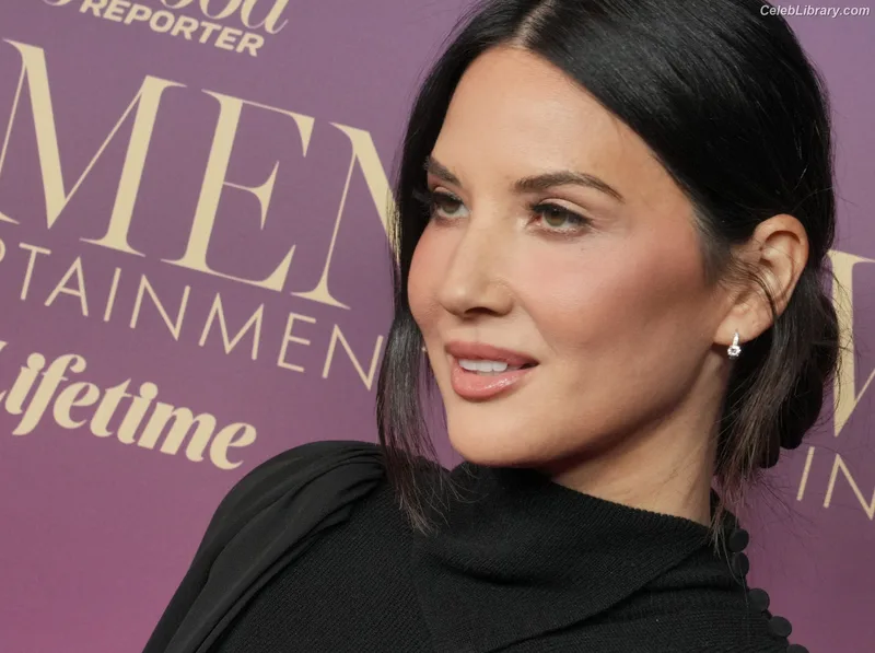 Olivia Munn photo 18 of 1075