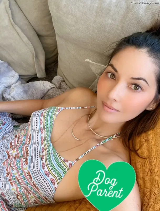 Olivia Munn photo 2 of 1075