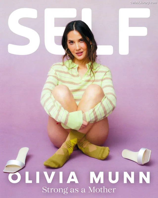 Olivia Munn photo 11 of 1075
