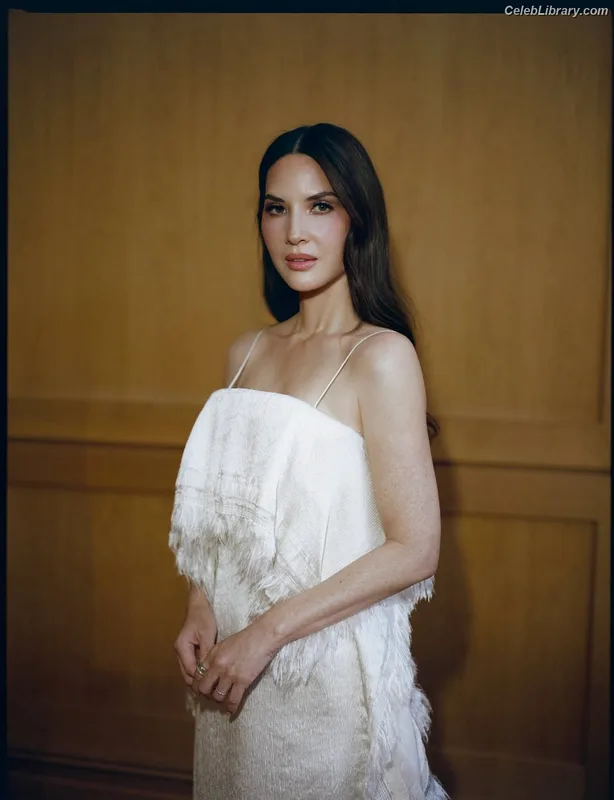 Olivia Munn photo 14 of 1075