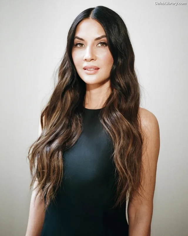 Olivia Munn photo 23 of 1075