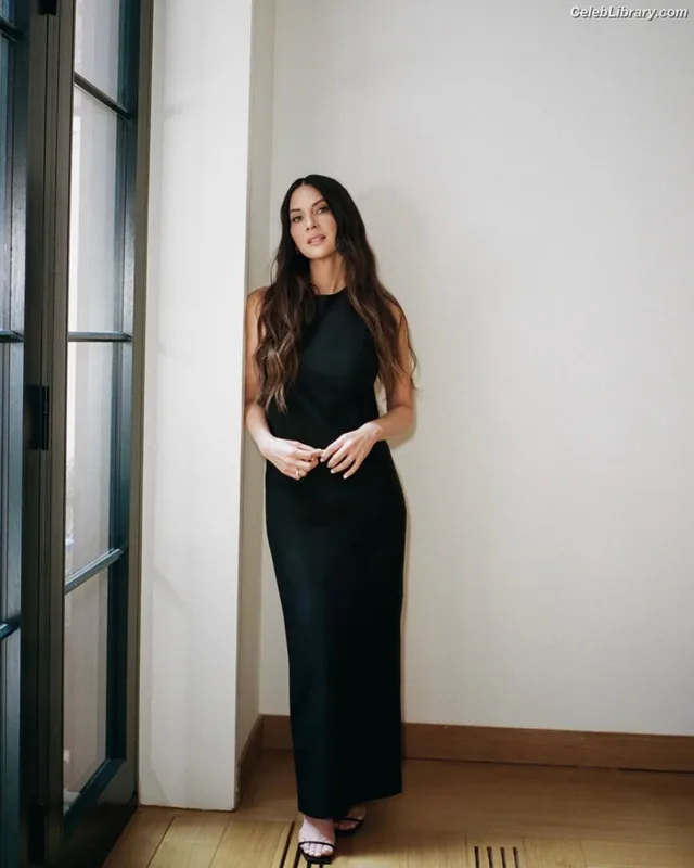 Olivia Munn photo 24 of 1075