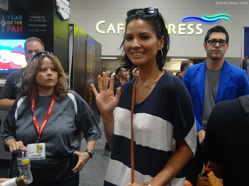 Olivia Munn photo 18 of 1075
