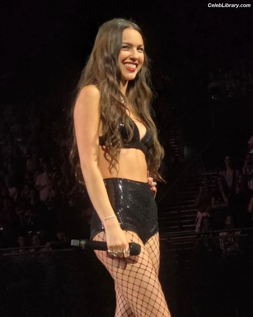 Olivia Rodrigo photo 23 of 3937