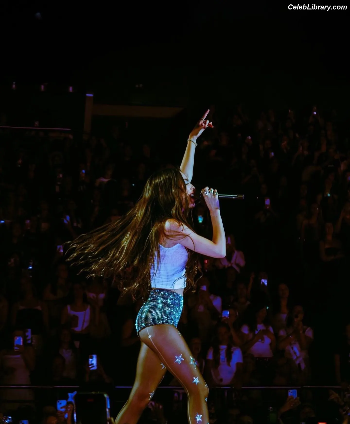 Olivia Rodrigo photo 4 of 3937