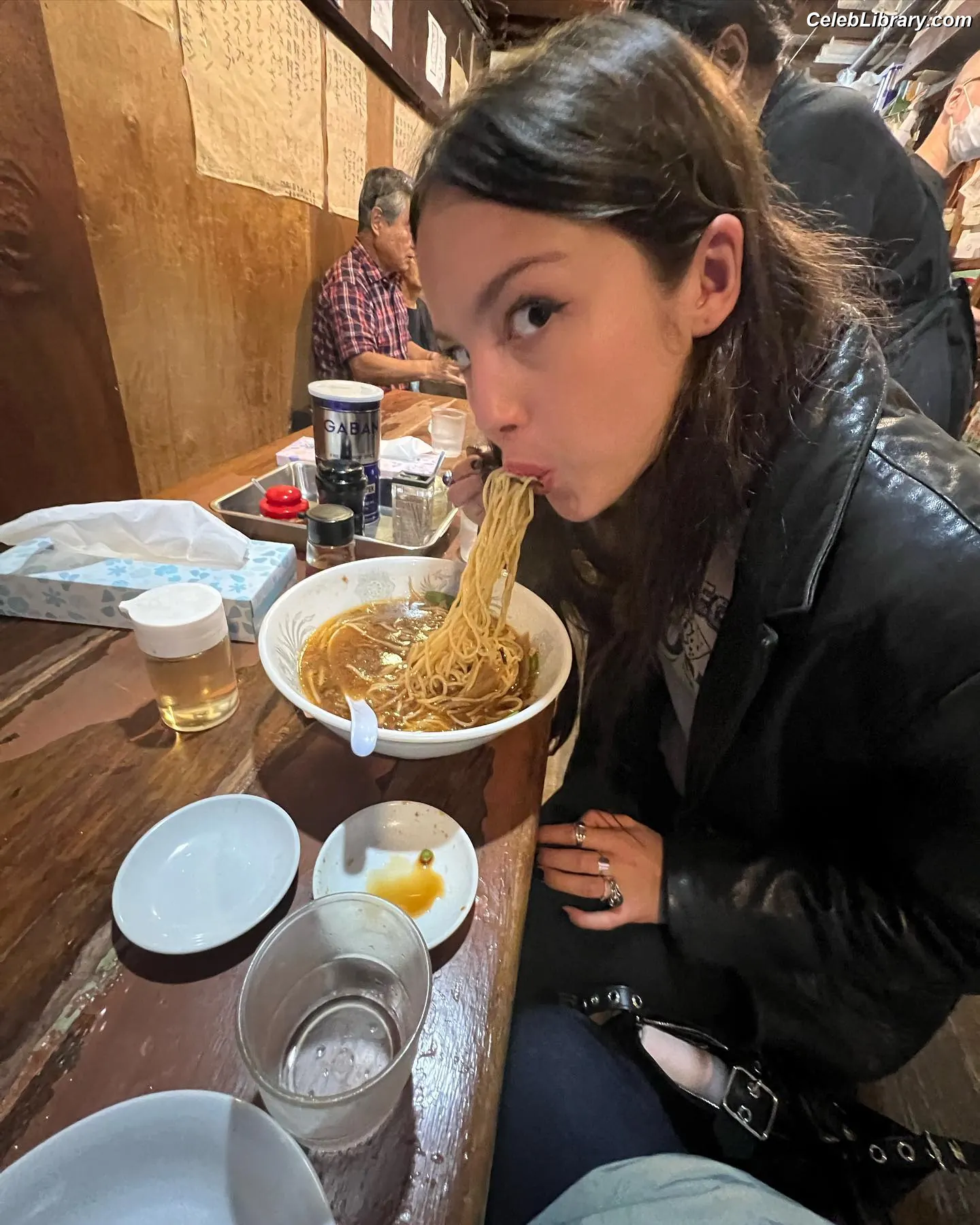 Olivia Rodrigo photo 2 of 3937