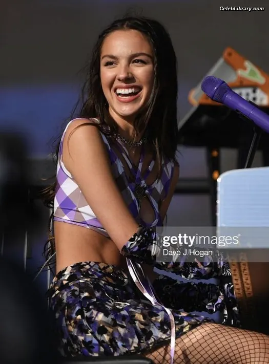 Olivia Rodrigo photo 15 of 3937