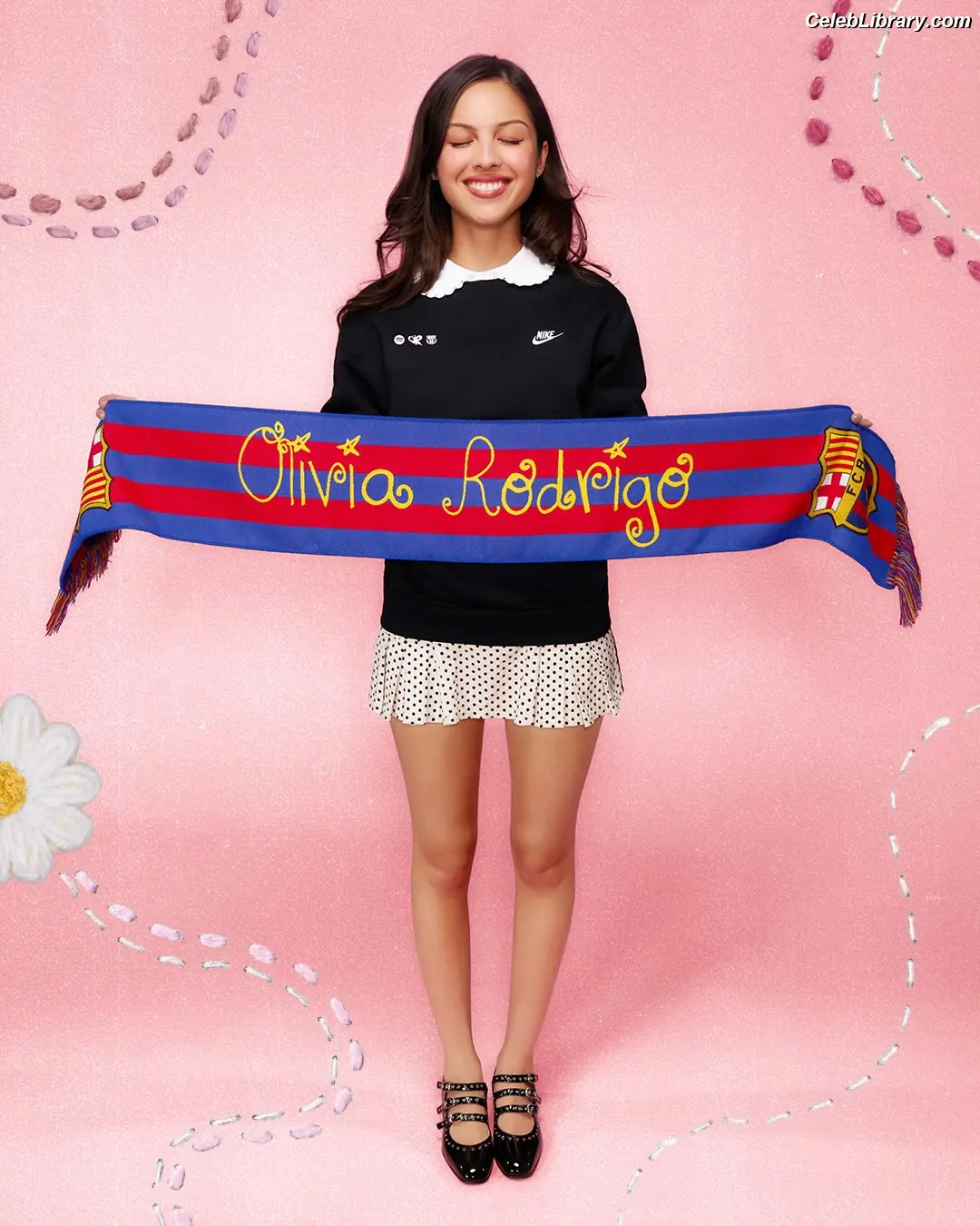Olivia Rodrigo photo 16 of 3937