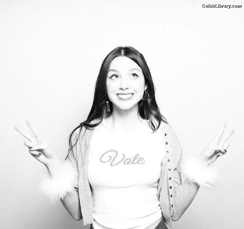 Olivia Rodrigo photo 8 of 3937