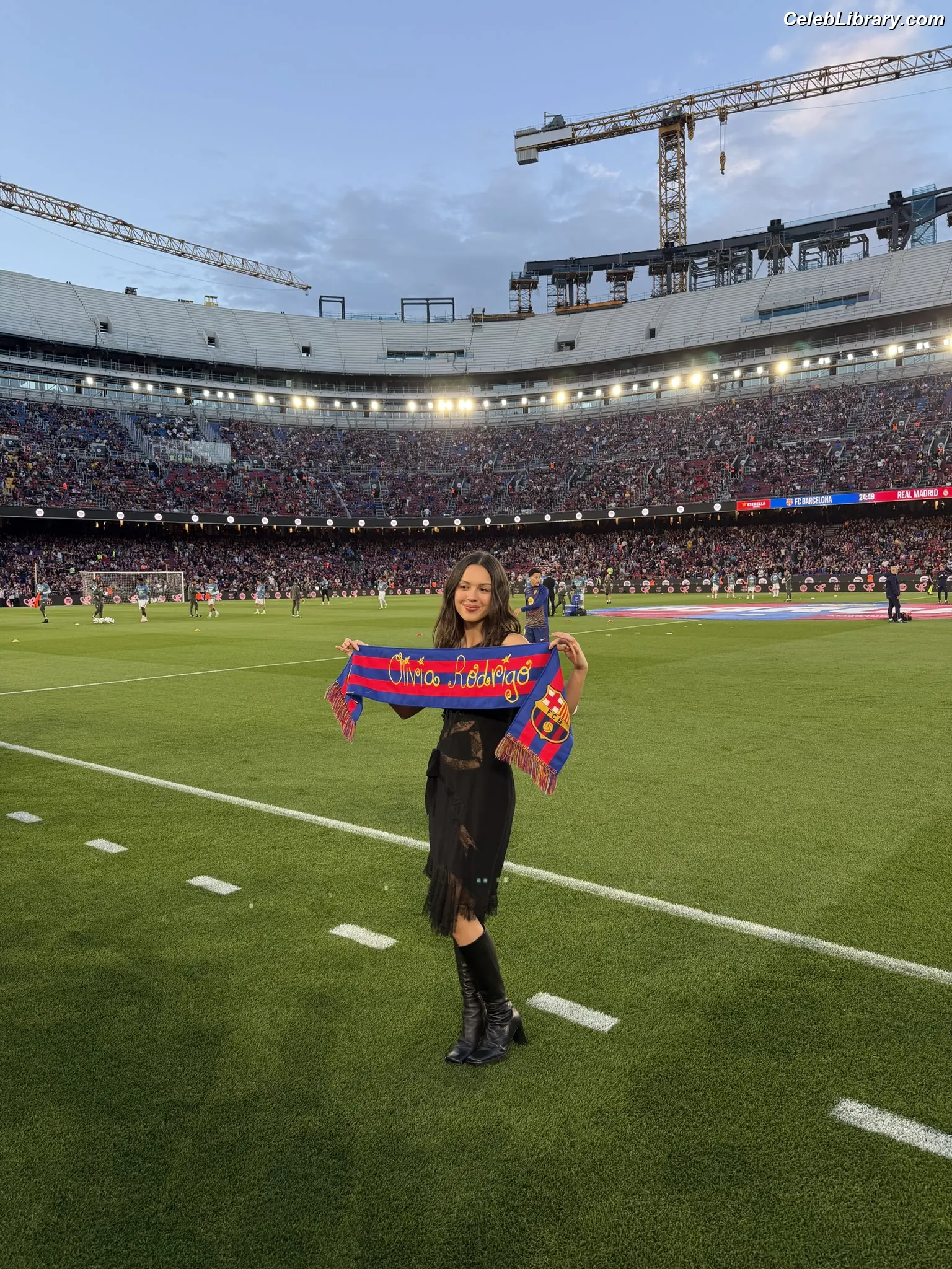 Olivia Rodrigo photo 14 of 3937
