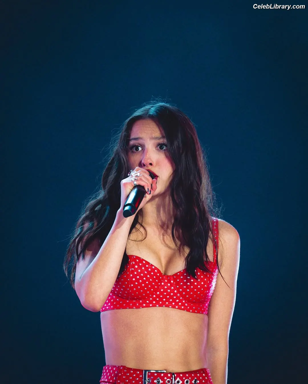 Olivia Rodrigo photo 13 of 3937