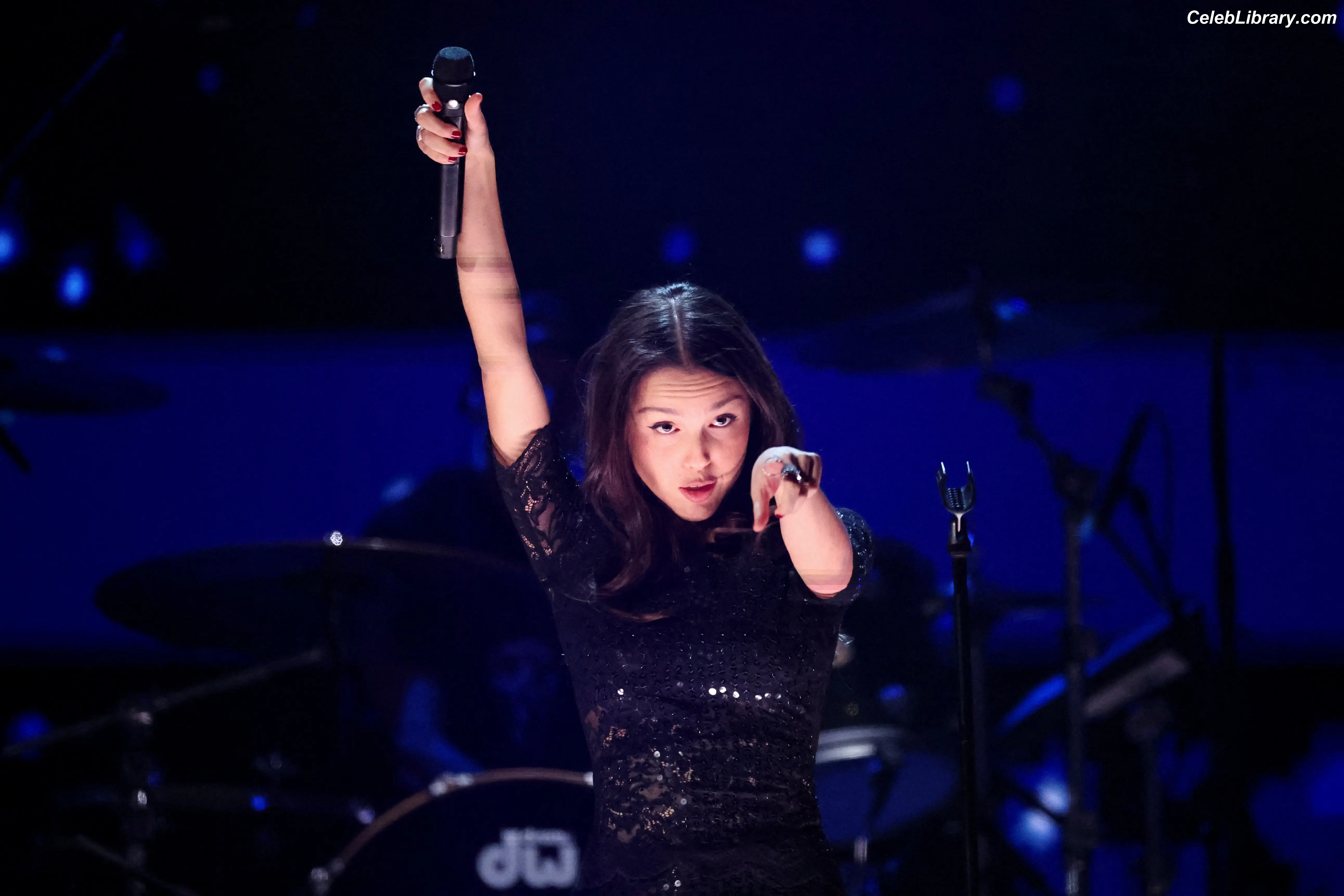 Olivia Rodrigo photo 21 of 3937
