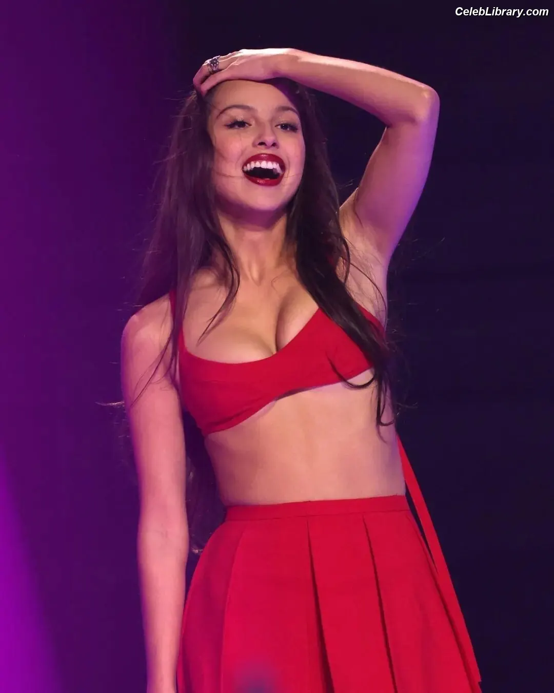 Olivia Rodrigo photo 4 of 3937