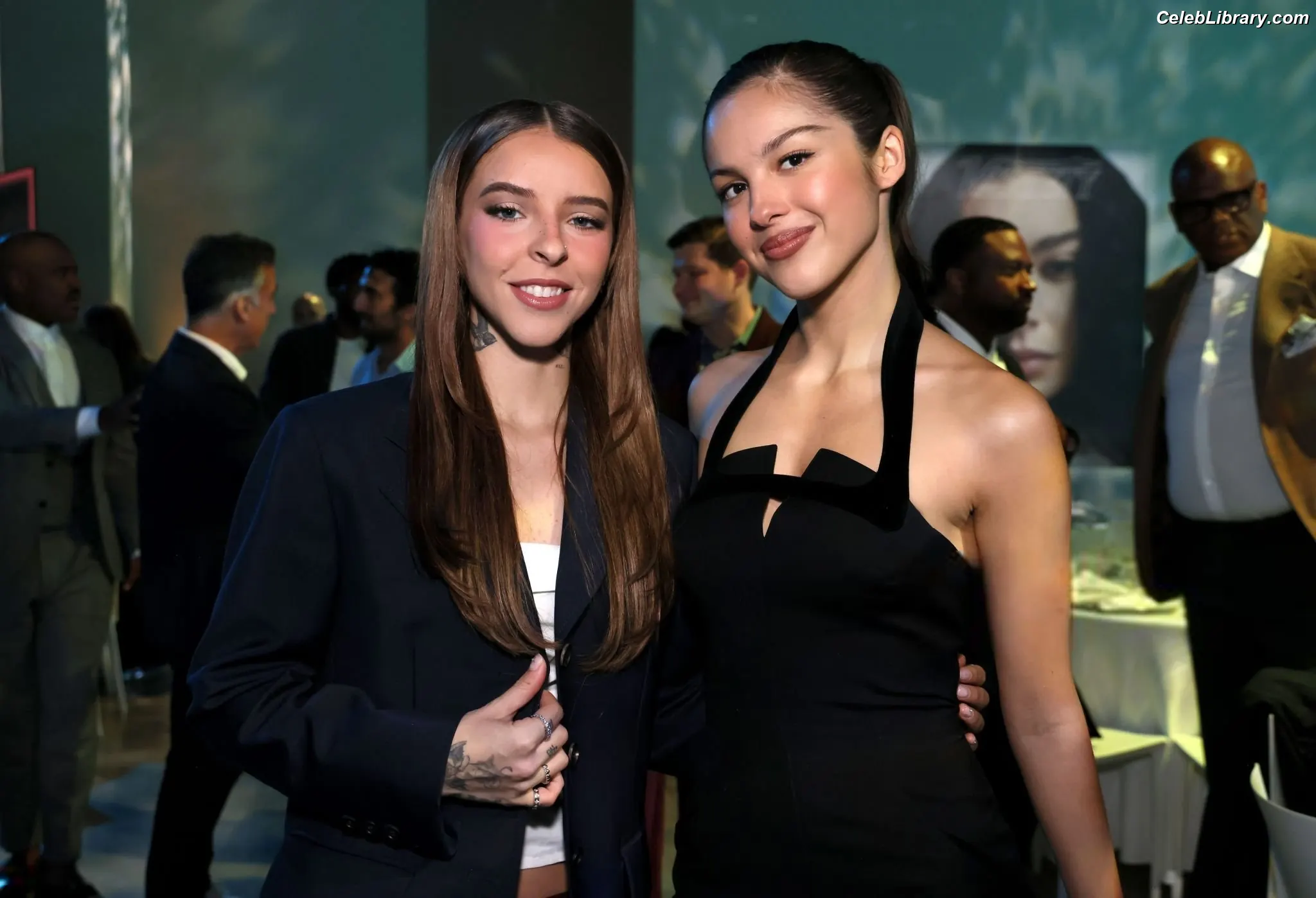 Olivia Rodrigo photo 24 of 3937