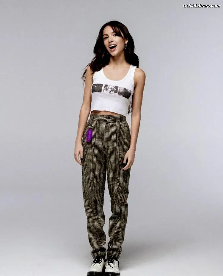 Olivia Rodrigo photo 3 of 3937