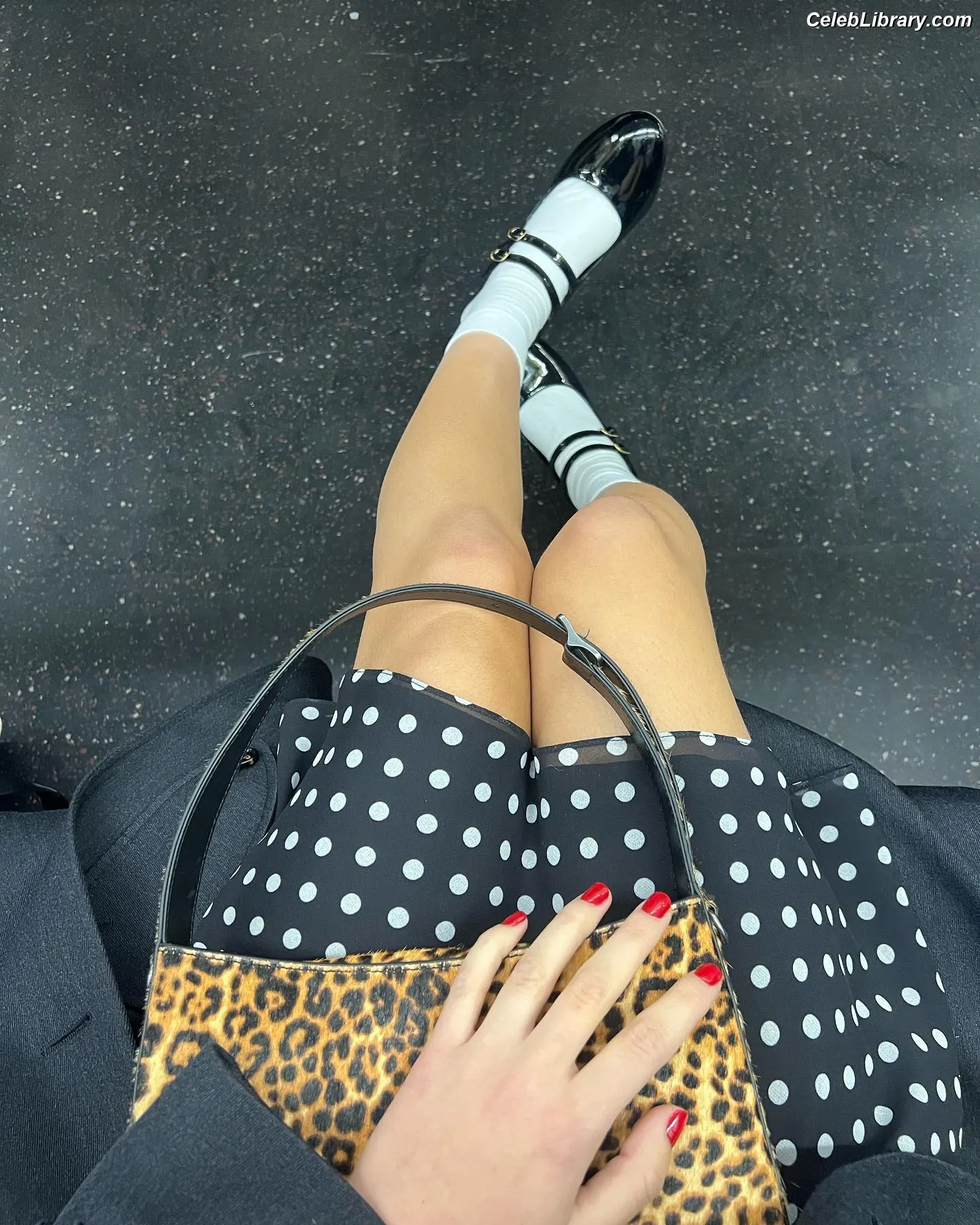 Olivia Rodrigo photo 7 of 3937