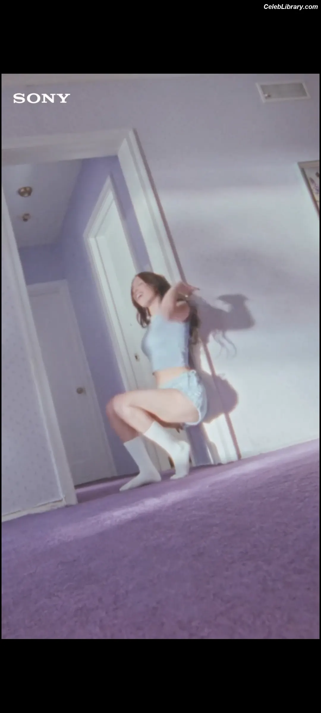 Olivia Rodrigo photo 17 of 3937