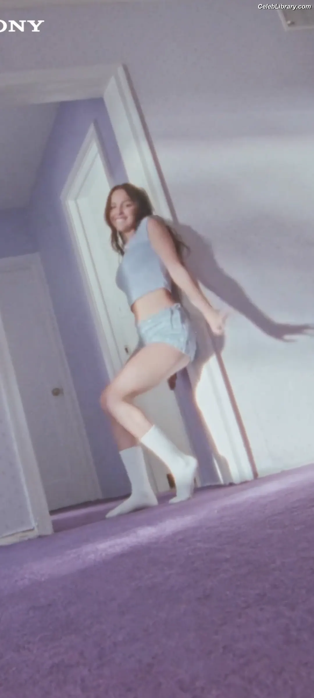 Olivia Rodrigo photo 24 of 3937