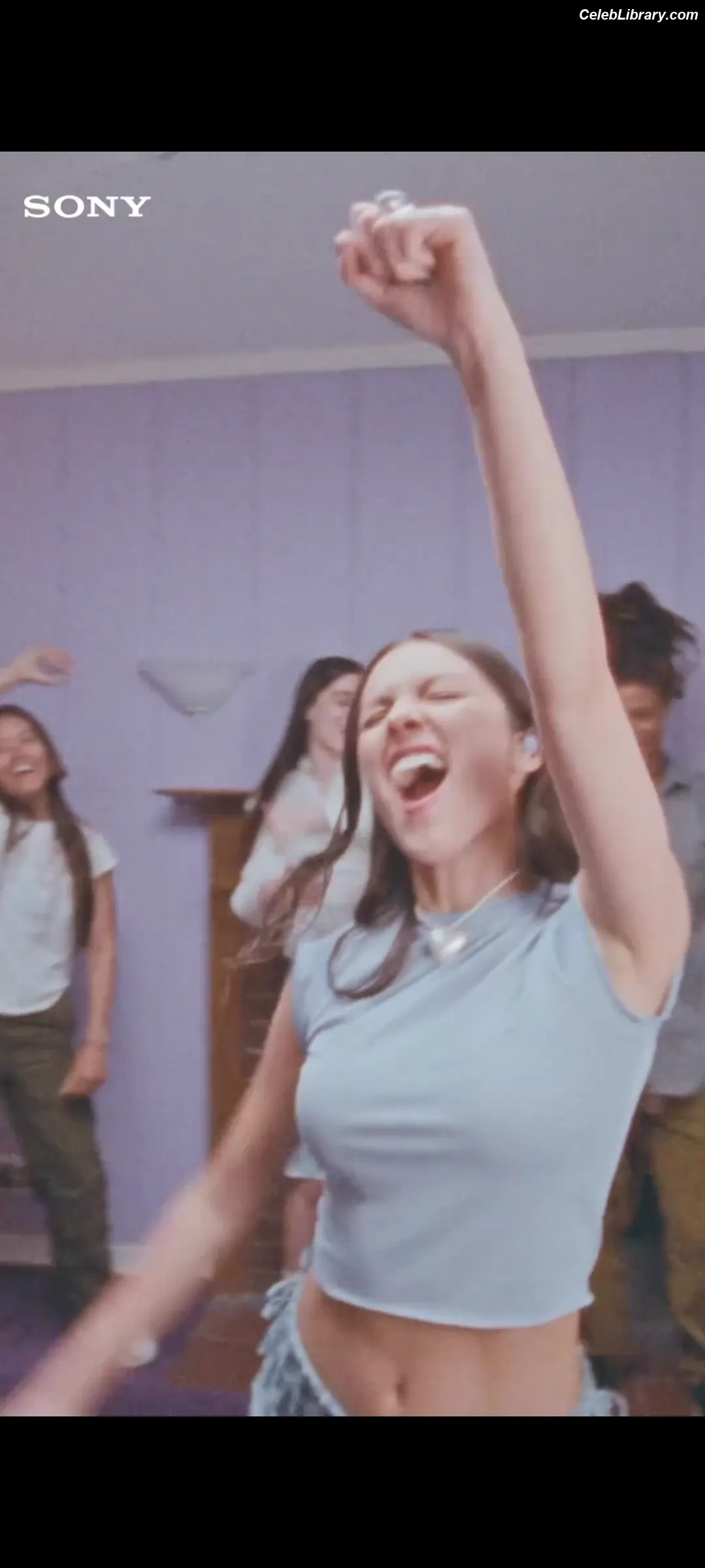 Olivia Rodrigo photo 10 of 3937