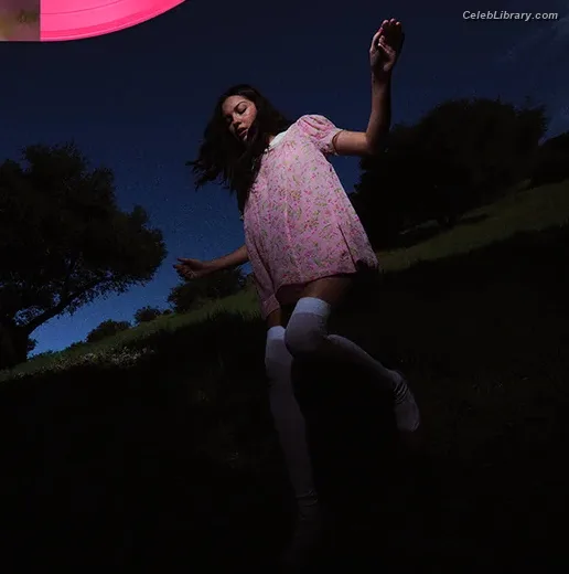 Olivia Rodrigo photo 15 of 3933