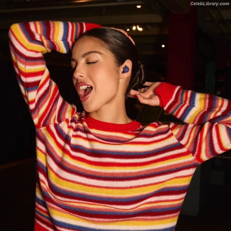 Olivia Rodrigo photo 16 of 3933