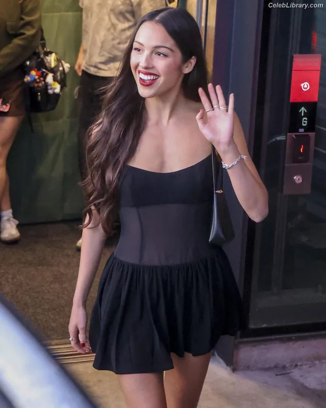 Olivia Rodrigo photo 19 of 3933