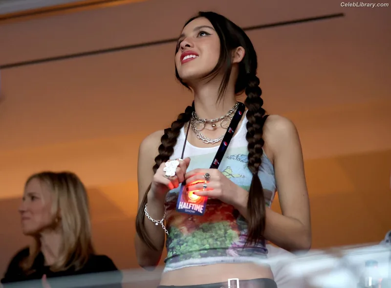 Olivia Rodrigo photo 14 of 3933