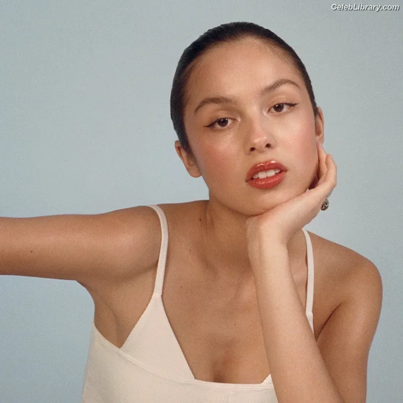 Olivia Rodrigo photo 15 of 3933