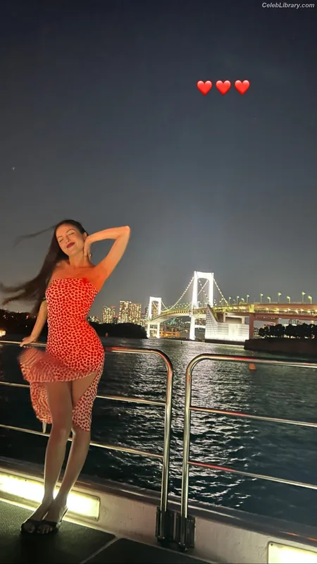 Olivia Rodrigo photo 7 of 3933