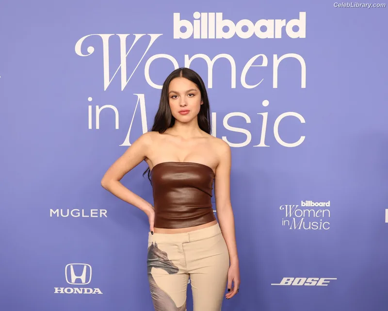 Olivia Rodrigo photo 20 of 3933