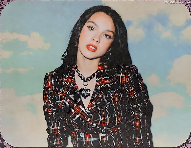 Olivia Rodrigo photo 21 of 3933