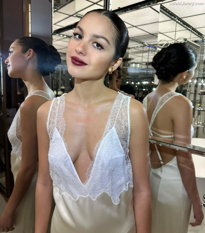 Olivia Rodrigo photo 23 of 3933