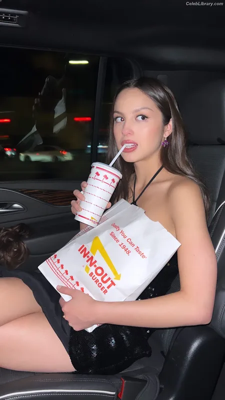 Olivia Rodrigo photo 8 of 3933