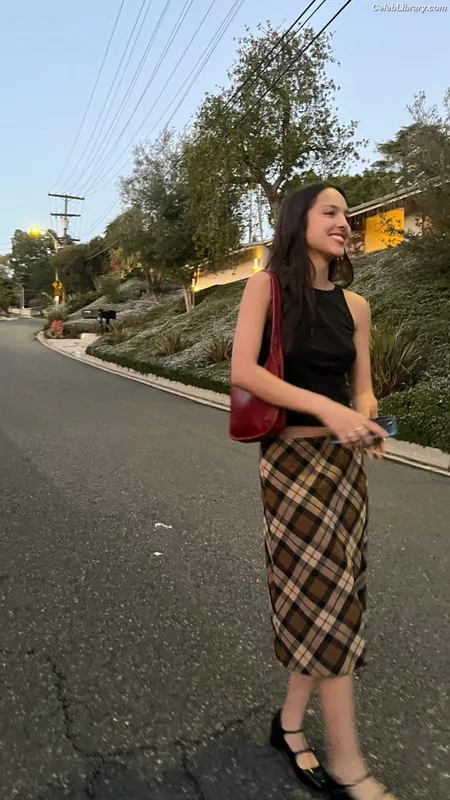Olivia Rodrigo photo 13 of 3933