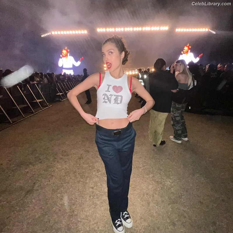 Olivia Rodrigo photo 1 of 3933