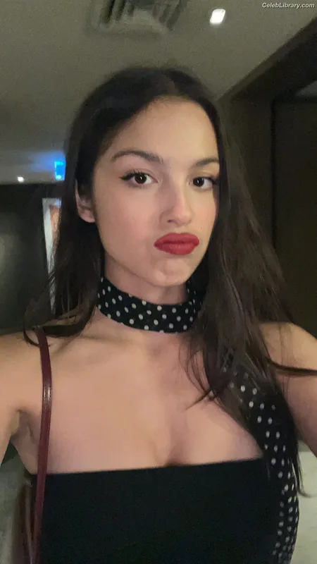 Olivia Rodrigo photo 20 of 3933