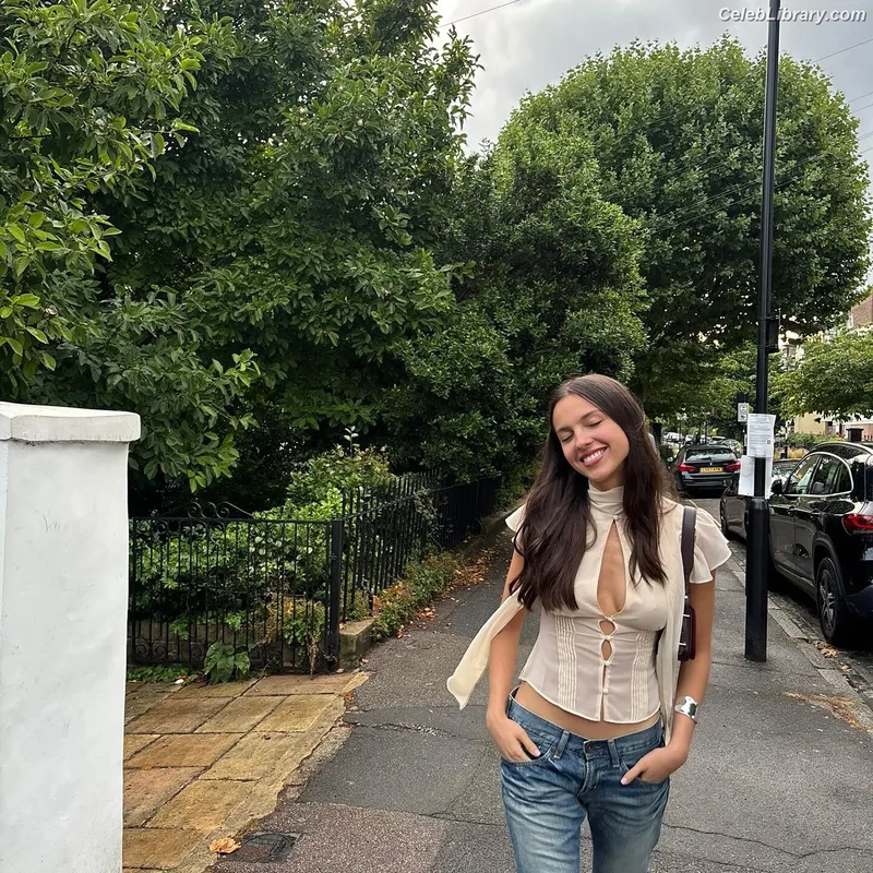Olivia Rodrigo photo 20 of 3933