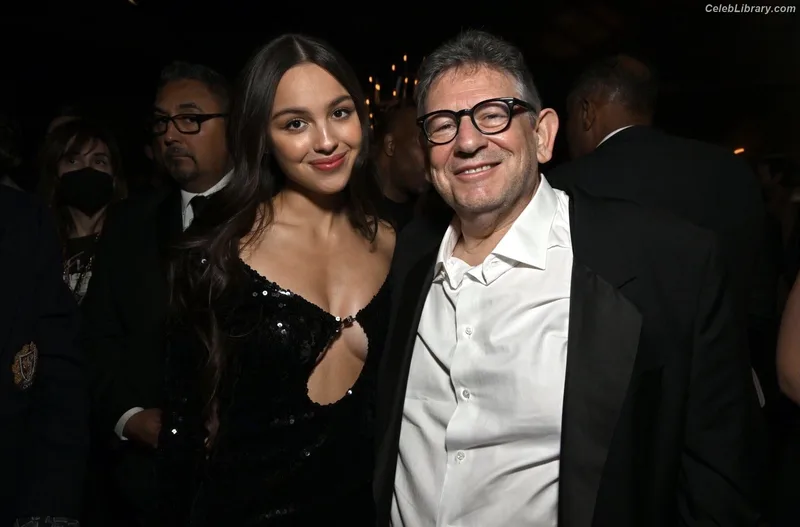 Olivia Rodrigo photo 9 of 3933