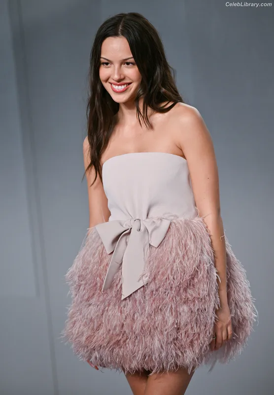 Olivia Rodrigo photo 7 of 3933