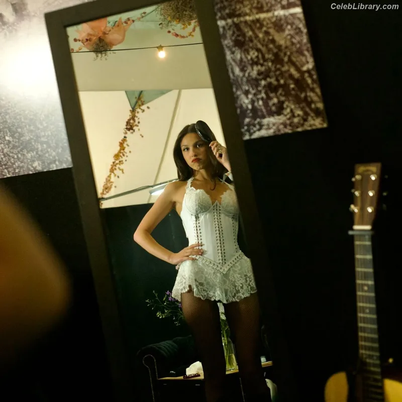 Olivia Rodrigo photo 11 of 3933