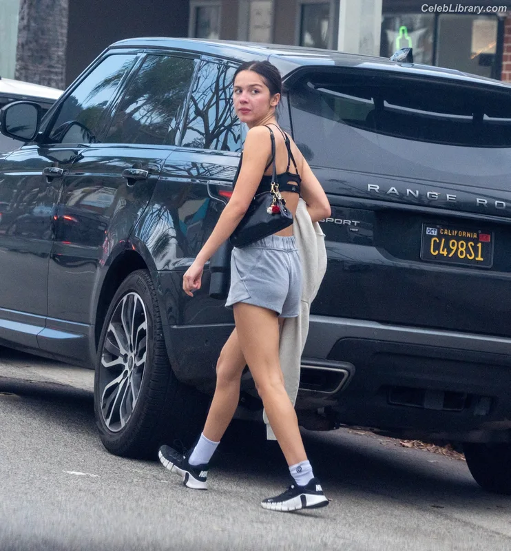 Olivia Rodrigo photo 9 of 3933