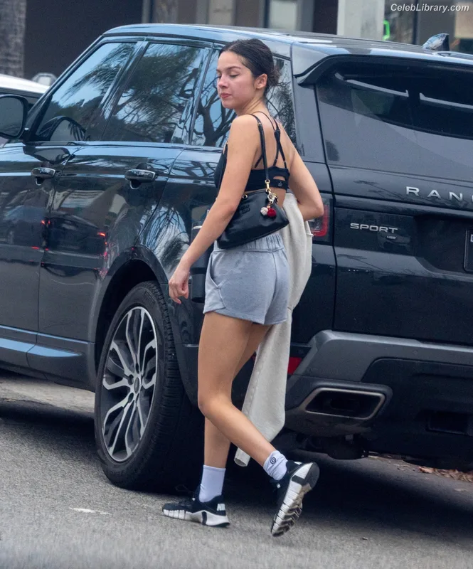 Olivia Rodrigo photo 11 of 3933
