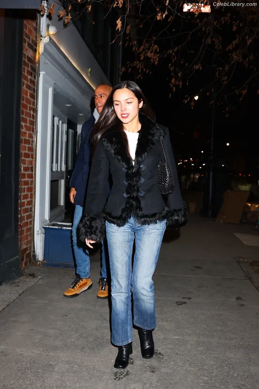 Olivia Rodrigo photo 15 of 3933