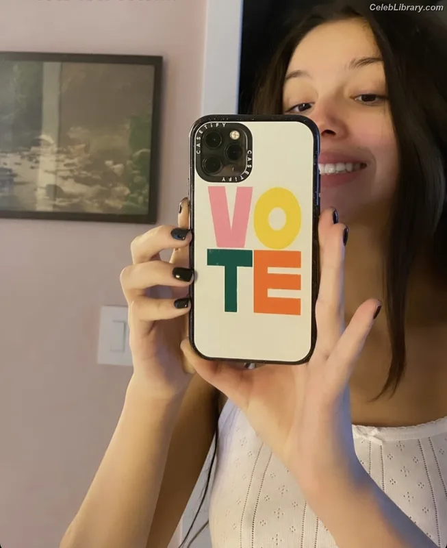 Olivia Rodrigo photo 20 of 3933