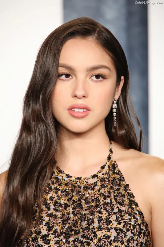 Olivia Rodrigo photo 24 of 3933